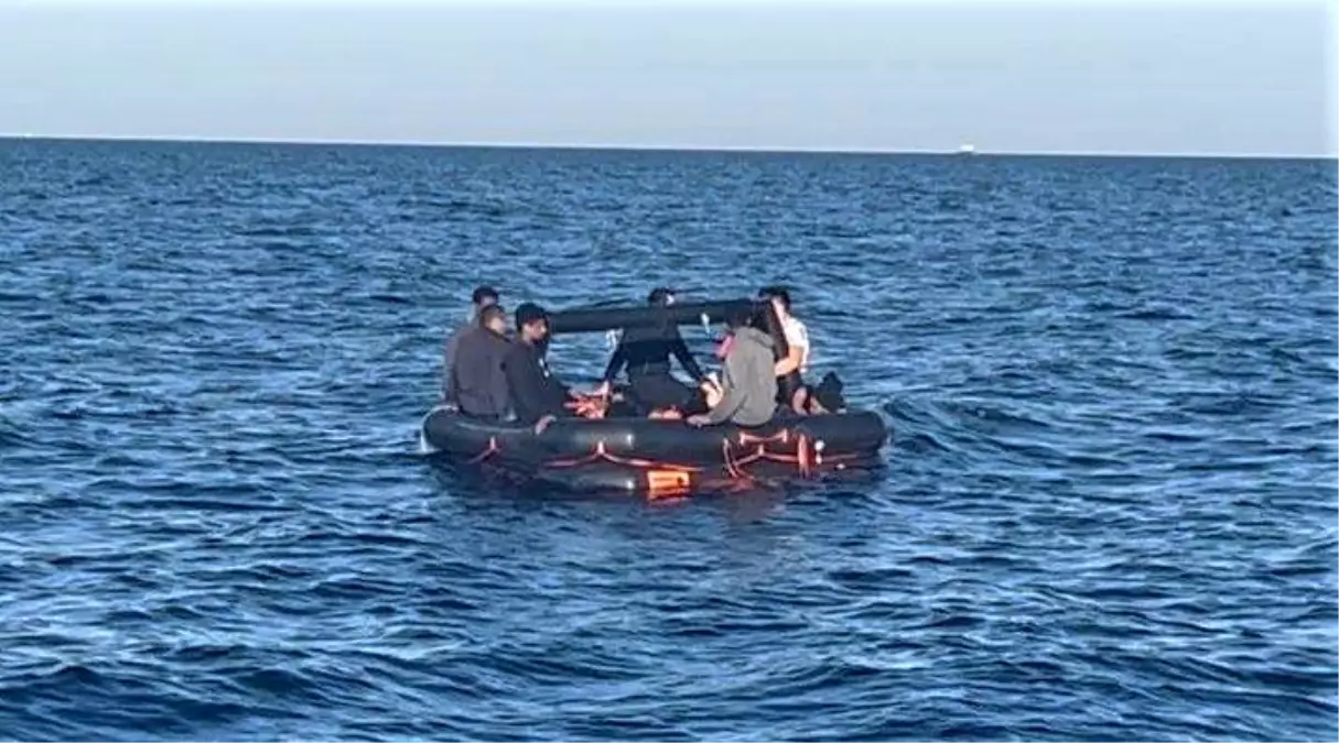 ayvacikta 23 kacak gocmen kurtarildi la4XXcZZ