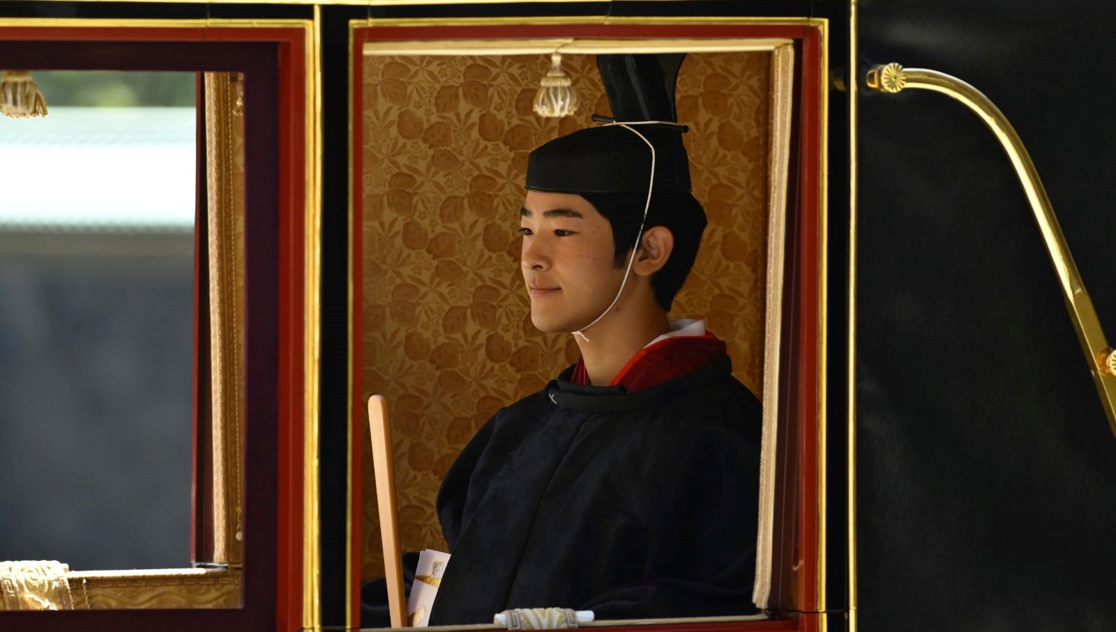 dunyanin en eski monarsisinde kriz imparatorlugun sonu olabilir VNW4b4ut