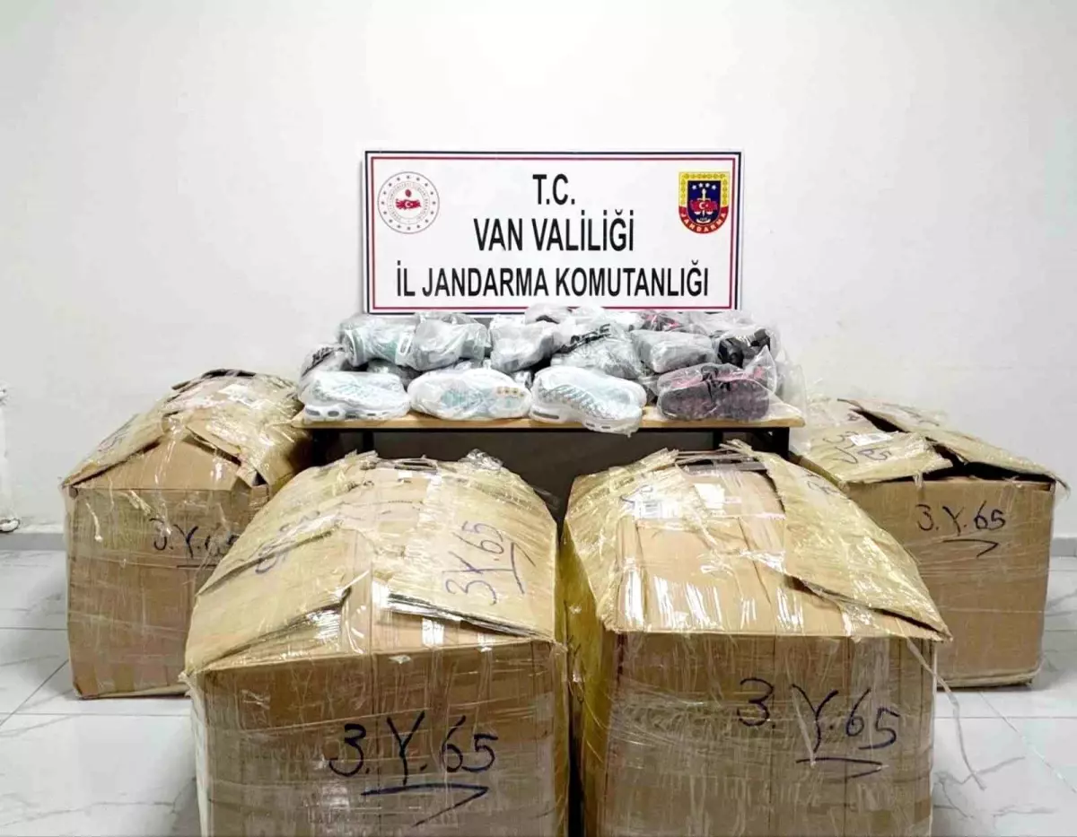 baskalede gumruk kacagi esya ele gecirildi HFjMOFhs.jpg