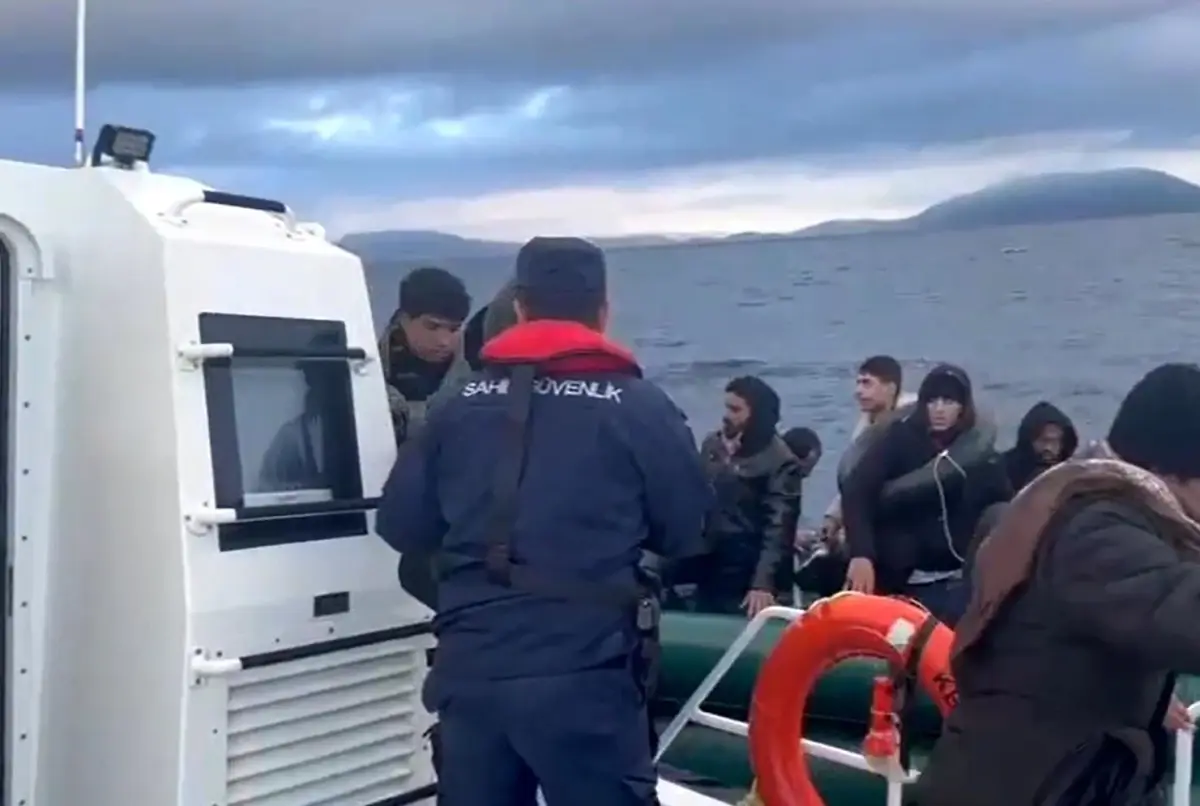 izmirde 51 gocmen yakalandi 84u kurtarildi 1F69BD9n.jpg