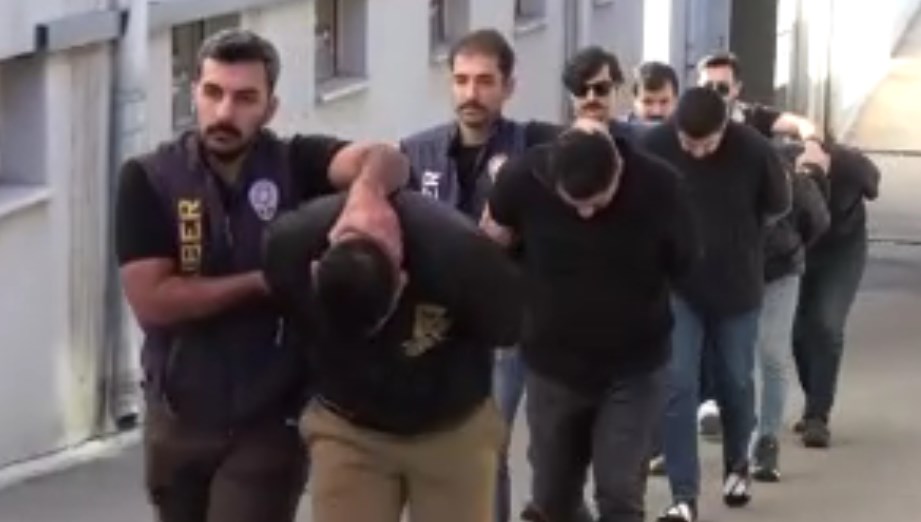 sazan sarmali yonetimiyle 1 milyon liralik vurgun 3ur1w6pm.jpg