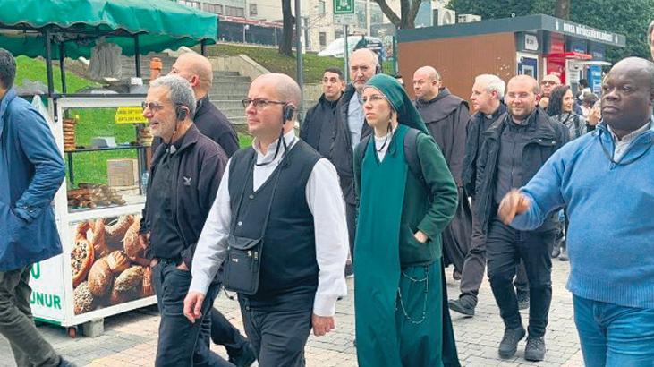 vatikan heyeti iznikte Y27Bptvc.jpg