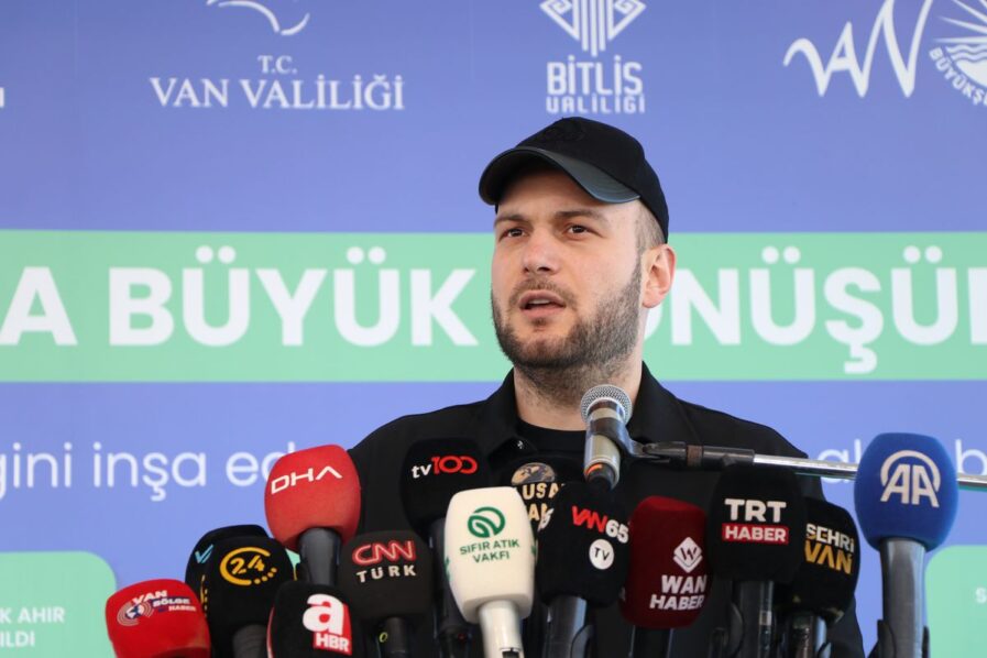 Van Gölü Kıyılarından 2 Milyon Metreküp Balçık Temizlendi