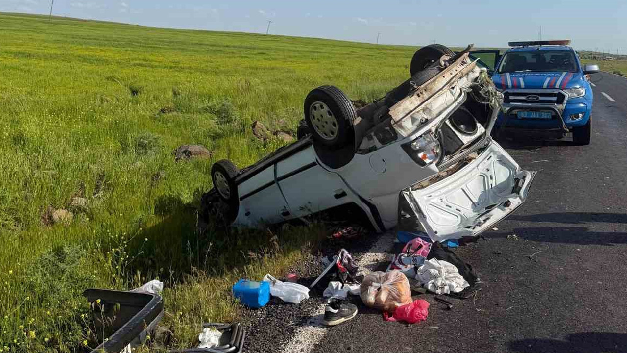siverek-cermik-yolunda-korku-dolu-anlar-taklalar-atan-aractan-mucize-haber-lwCYT1BW