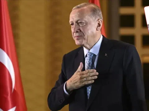 Iktidar genel aydinlatma giderleri icin daha fazla kesintiye hazirlanirken muhalefet tepkili belediyelere yuk bindiriliyor vNcPClcF
