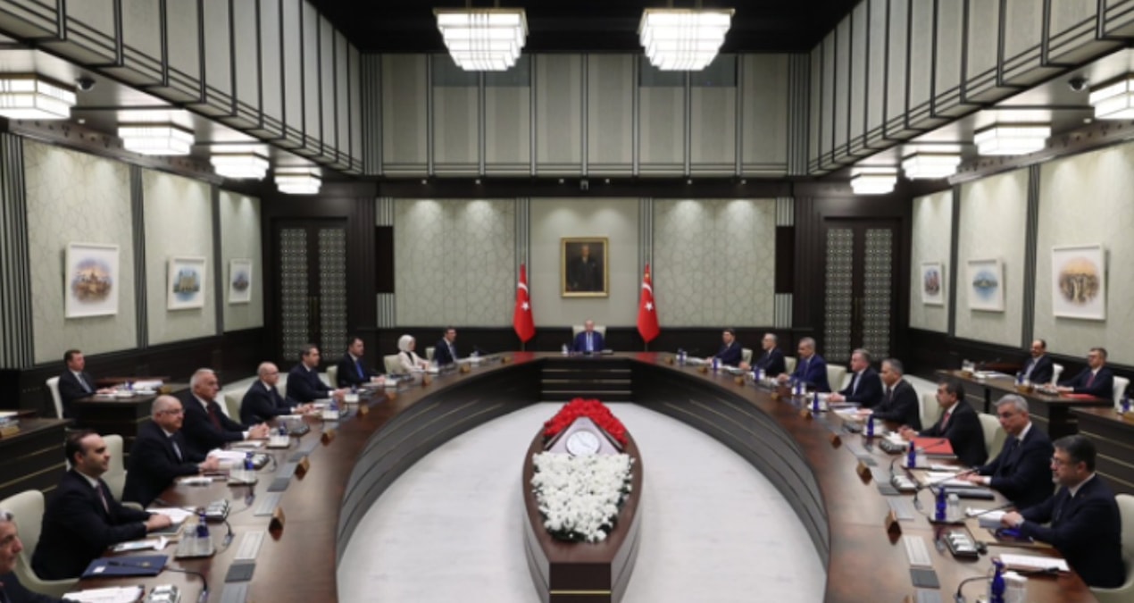 Kabine bugun toplaniyor surec yasasi masasi geliyor lJ6nFACR