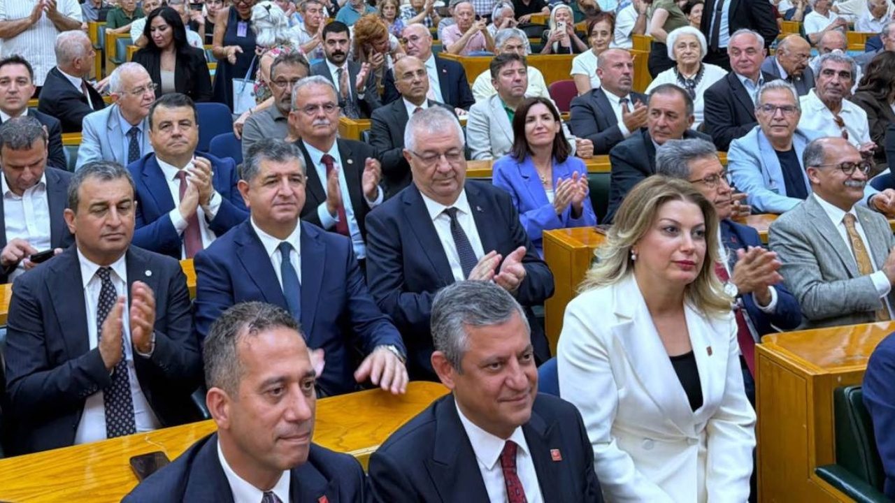 Kimler imza atti yeni partinin kurucular kurulundaki 91 vekilin tam listesi uVLKa2AU